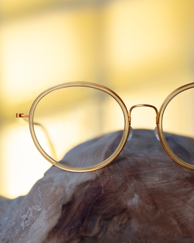 Refined eyewear design with a contemporary expression and round lens shape, featuring our signature lightweight titanium and stylish inner rims #VisionaryByDesign #LINDBERG #LINDBERGeyewear



Model: 5804
Colour: P60, K223